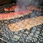 まる良炭火焼肉 - 