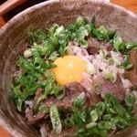 隠れ家Dinning　味杜 - 牛スジ丼　(牛スジを半分残して、ご飯を注文)