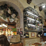 L'isola della Pizza - ピッツエリアらしい店内