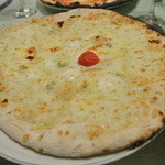 L'isola della Pizza - ピッツア・クアトロ・フォルマッジョ