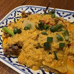 メナムのほとり 神保町本店 - ソフトシェルクラブのチリオイル炒め(プーパットナムプリックパオ)