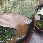 武蔵家 - ラーメン並（９００円）＋トッピングのり増し＋ライス中（無料）