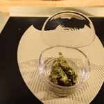 クッチーナ - 実はこれはハーブの料理で、10種類のハーブ
      日本のハーブではみょうが、大葉
      他にはバジル、ディル、チャイブ
      エルドラゴン、ミントなどが使われています
      
      メカジキだけにツナ缶の器で用意しましたとの説明