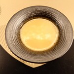 クッチーナ - カラスミ旨味と塩気が
      ゴルゴンゾーラチーズの癖ある旨味感と味わいある
      洋風茶碗蒸しによく合っていて
      これは面白く美味しいねえ❗️