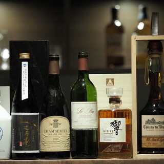 料理に合わせて仕入れる各国のワインや奈良県産の多彩なドリンク