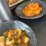 五味八珍 - 麻婆豆腐とエビチリ　取り分けたもの