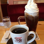 コメダ珈琲店 - たっぷりアメリカンコーヒー500円とクリームコーヒー500円