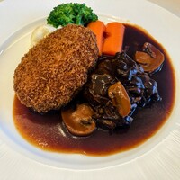 レストラン香味屋 - メンチカツとビーフシチュー盛合せ