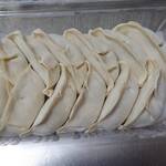 湘南茅ヶ崎 幸福餃子 - 餃子(小)12個入り。作り方は添付の紙に書いてあります。