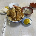 伊豆家 - 上天丼スペシャル＋ご飯大盛り、漬物、味噌汁、セットの漬物(時計回り)