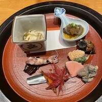 ブリコール - 蓮根の松前漬け、ナマコおろし、黒バイ貝の塩煮、牡蠣の山椒煮、大根酢漬け、いんげん胡麻和え、たらこ、人参しそ、ままカリの酢漬け、いか、キクラゲ