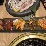 肉匠迎賓館 精華町店 - ホルモン各種