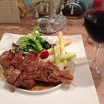 bistro D - 美味しい鴨肉は赤ワインに合います〜♫