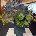 虎屋菓寮 - 2階　菓寮の生け花