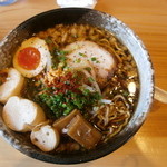 ラーメンにっこう - 久々の湖国ブラック。よく見ると麸が変わってます。