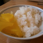 ラーメンにっこう - ライス（斜上から）