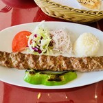 イスタンブール・サライ - 塩気強めだが野菜やピラフと食べると塩気も良い感じに