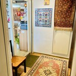 イスタンブール・サライ - 綺麗なトルコタイルがお出迎え