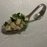 ヤマガタ サンダンデロ - 山形県産の、つぶ貝と、ウドのタルタル仕立て