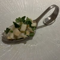 ヤマガタ サンダンデロ - 山形県産の、つぶ貝と、ウドのタルタル仕立て