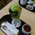 都路里パフェを別角度からどうぞ！