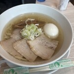 うえんで 喜多方店 - 会津山塩らぁ麺（並）味玉付け 950円