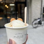 nöjd ICE CREAM - アーモンドソルトキャラメル