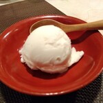 mass かまどのある家 酒をよぶ食卓 - 酒粕のアイスクリーム