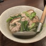 旬味きのした - 牛肉と九条葱の煮物