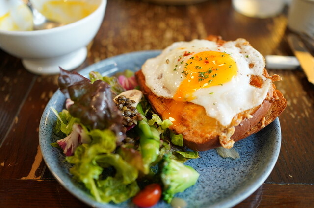 ひらみ 金沢・せせらぎ通り ひらみぱん