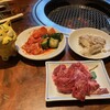 焼肉萬野 - お通し3種類、キムチor酢モツorタン先　※どれを選んでも330円（税込）
