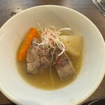 川崎焼肉 肉小僧 はなれ - 煮込み　肉が柔らかい