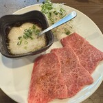 川崎焼肉 肉小僧 はなれ - 香味野菜ととろろポン酢奇跡の牛焼き　食べる時野菜こぼさない様に（笑）