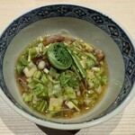 鮨 にし岡 - 蛍烏賊　肝とうるい、こごみ、黄ニラのあんかけ  下に敷いたシャリと一緒に　◎