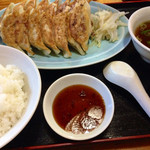 ビワの木 - 餃子大定食