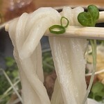 うどん日和 - 肉盛り温ぶっかけうどん