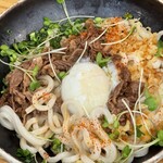 うどん日和 - 肉盛り温ぶっかけうどん