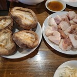 焼肉ぎゅう縁 東味鋺店 - ジャンボしいたけとホルモン