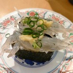 廻鮮寿司 塩釜港 - 生白魚軍カン