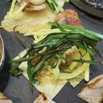 맛찬들 왕소금구이 - 隣のタレで食べます