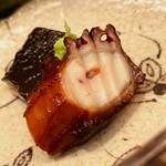 おかめ寿司 - 奈可久直伝の蛸の桜煮。煮物で鈴木親方の右に出るものは無い