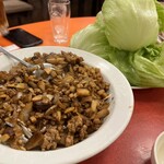 中華料理 龍鳳酒家 - ひき肉のレタス包み