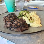 Tommy Bahama Restaurant, Bar & Store - 料理写真: