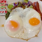 ガスト - 目玉焼き＆ベーコンソーセージセット￥700