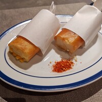 ON the TABLE CHINESE - 