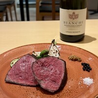 Ecru 117 - 幻の赤毛和牛の炭火焼き
                    部位：イチボ（150g）＋300円炭火焼き野菜に変更