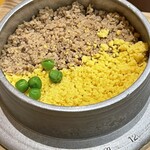 釜めしビクトリア - 鳥そぼろ釜めし