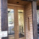 Cresson River Side Story - 门很可爱