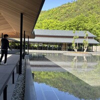 TENJIN - 正面に見えているのがレストランTENJIN。水廊下をひたすら進むと入り口があります。