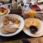 100 Sails Restaurant & Bar - 